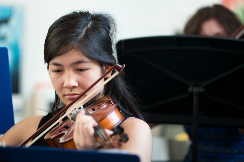 violin student